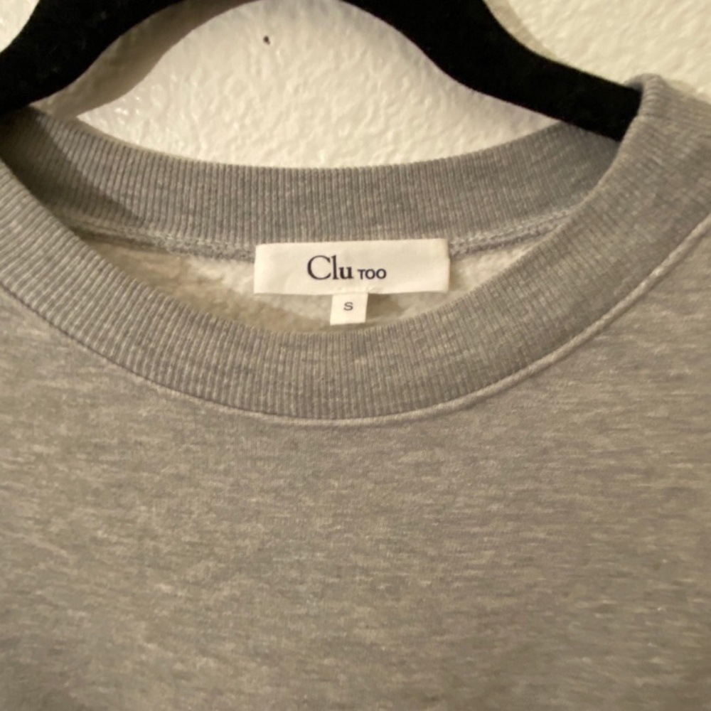 Grey Pleated Sweatshirt by Clutoo - Picture 2 of 2